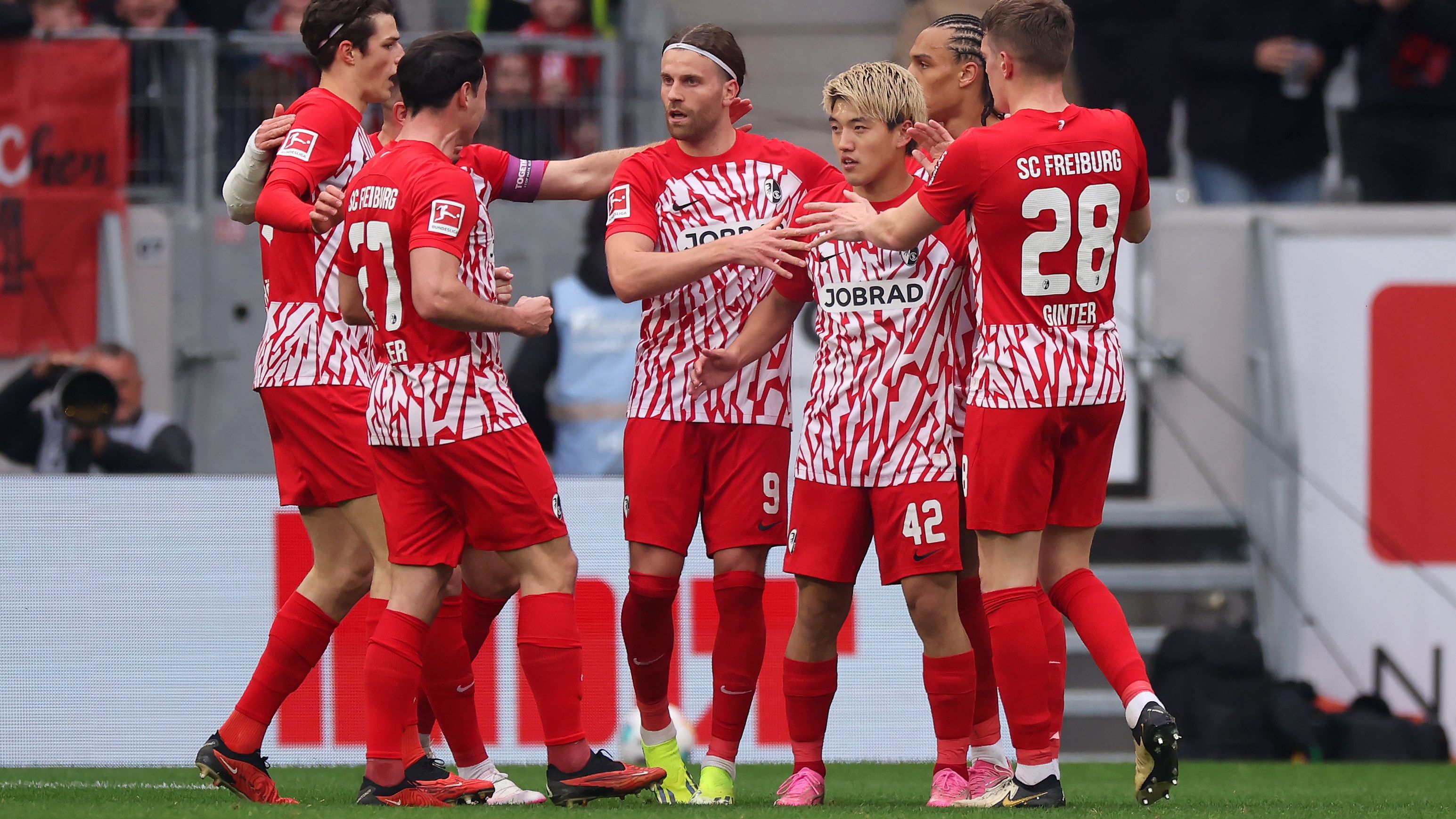 <strong>SC Freiburg</strong><br>Aktuelle Platzierung: 9.<br>Mögliche Platzierungen: 4. - 17.<br>Restprogramm: Darmstadt, Mainz, Wolfsburg, Köln, Heidenheim, Berlin