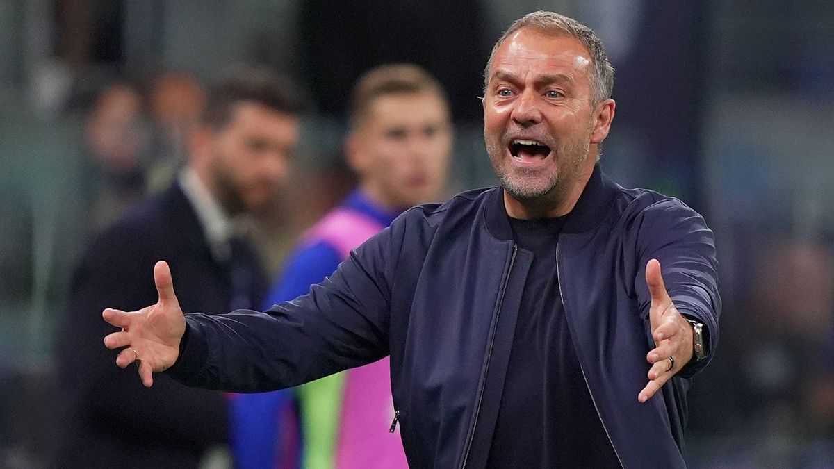 BarcelonaÕs head coach Hansi Flick during the Uefa Champions League soccer match between Inter and Barcelona at San Siro Stadium in Milan , North Italy - Tuesday May 06, 2025 . - Soccer PUBLICATION...