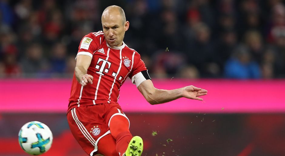 
                <strong>Arjen Robben</strong><br>
                Trifft bereits zum elften Mal gegen seinen Lieblingsgegner. Robben, seit Heynckes' Rückkehr wieder ganz der Alte, erobert selbst in der Defensive die Bälle. Wirbelt auf rechts gemeinsam mit Kimmich und James. Beim 1:0 im Strafraum von James perfekt bedient, der Abschluss dann einfach Robben-like ins linke obere Eck. Es ist bereits sein drittes Saisontor. Auch als Vorbereiter top. Kurz nach der Pause mit einer Traumflanke vors Tor, die Lewandowski eigentlich zum 3:0 verwandeln muss.  ran-Note: 1
              