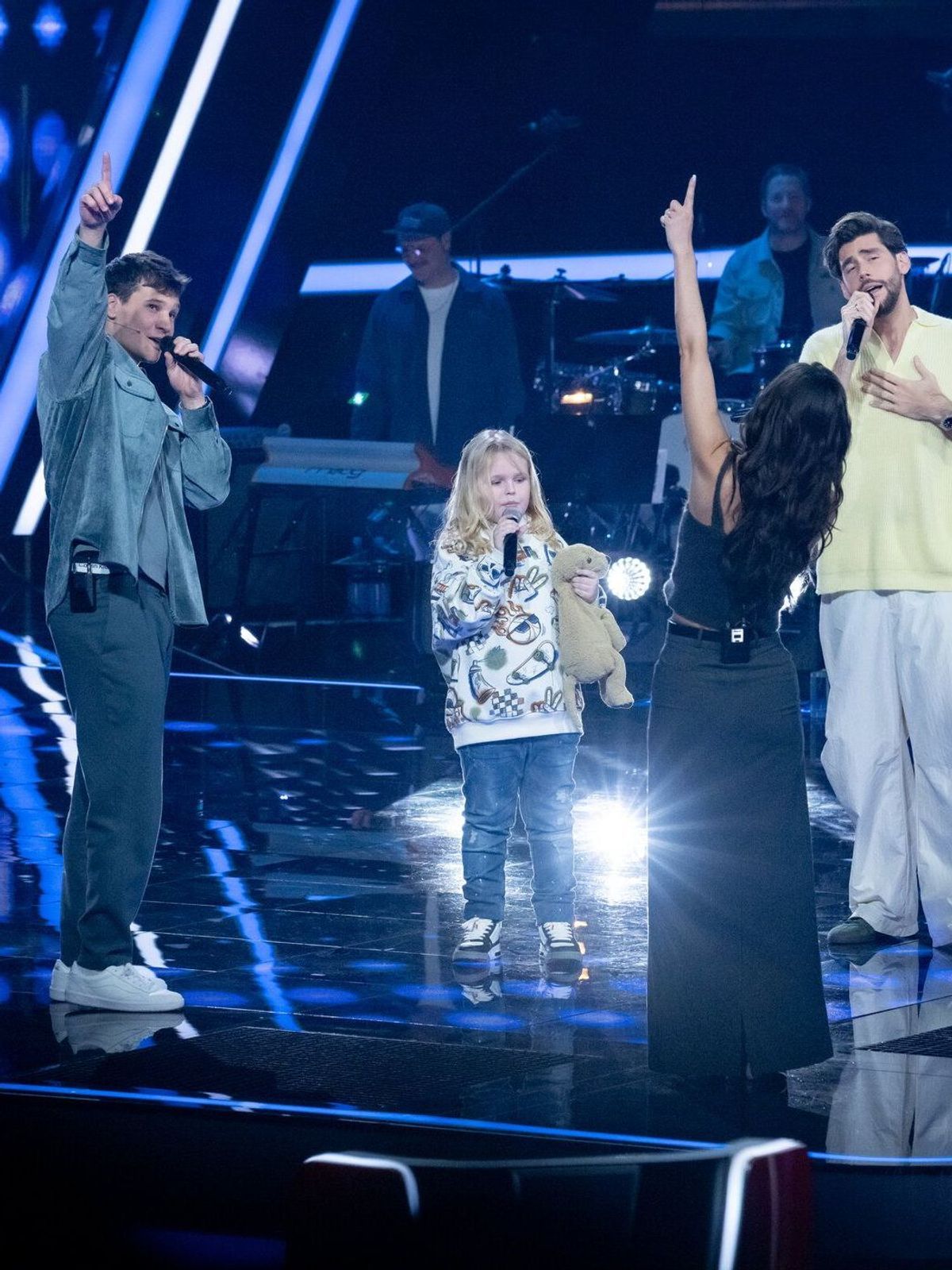 Tristan mit den Coaches Wincent, Lena und Alvaro bei "The Voice Kids" 2024