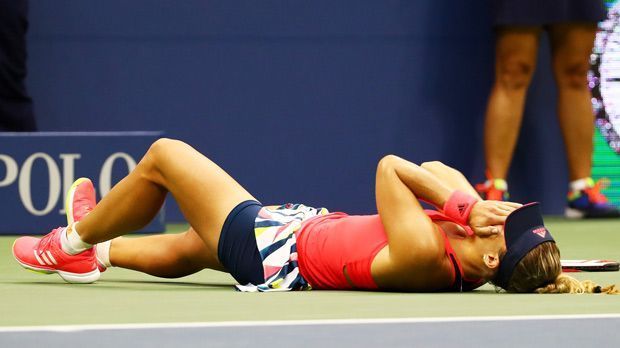 
                <strong>Kerber gewinnt US Open</strong><br>
                Angelique Kerber hat es geschafft! In New York schlägt sie Karolina Pliskova im Finale der US Open und holt sich ihren zweiten Grand-Slam-Titel des Jahres. ran.de blickt auf Kerbers unglaubliche Jahr 2016 zurück. 
              