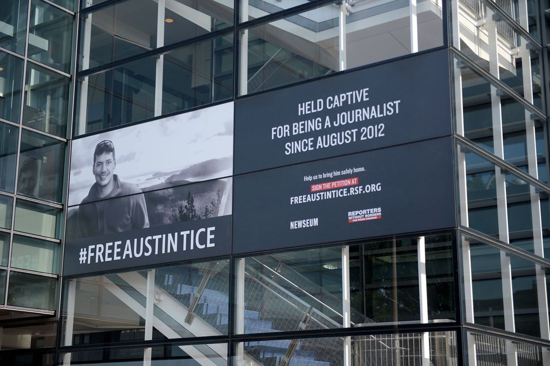 Das Newseum in Washington zeigte 2017 ein Banner des seit 2012 verschleppten Austin Tice.