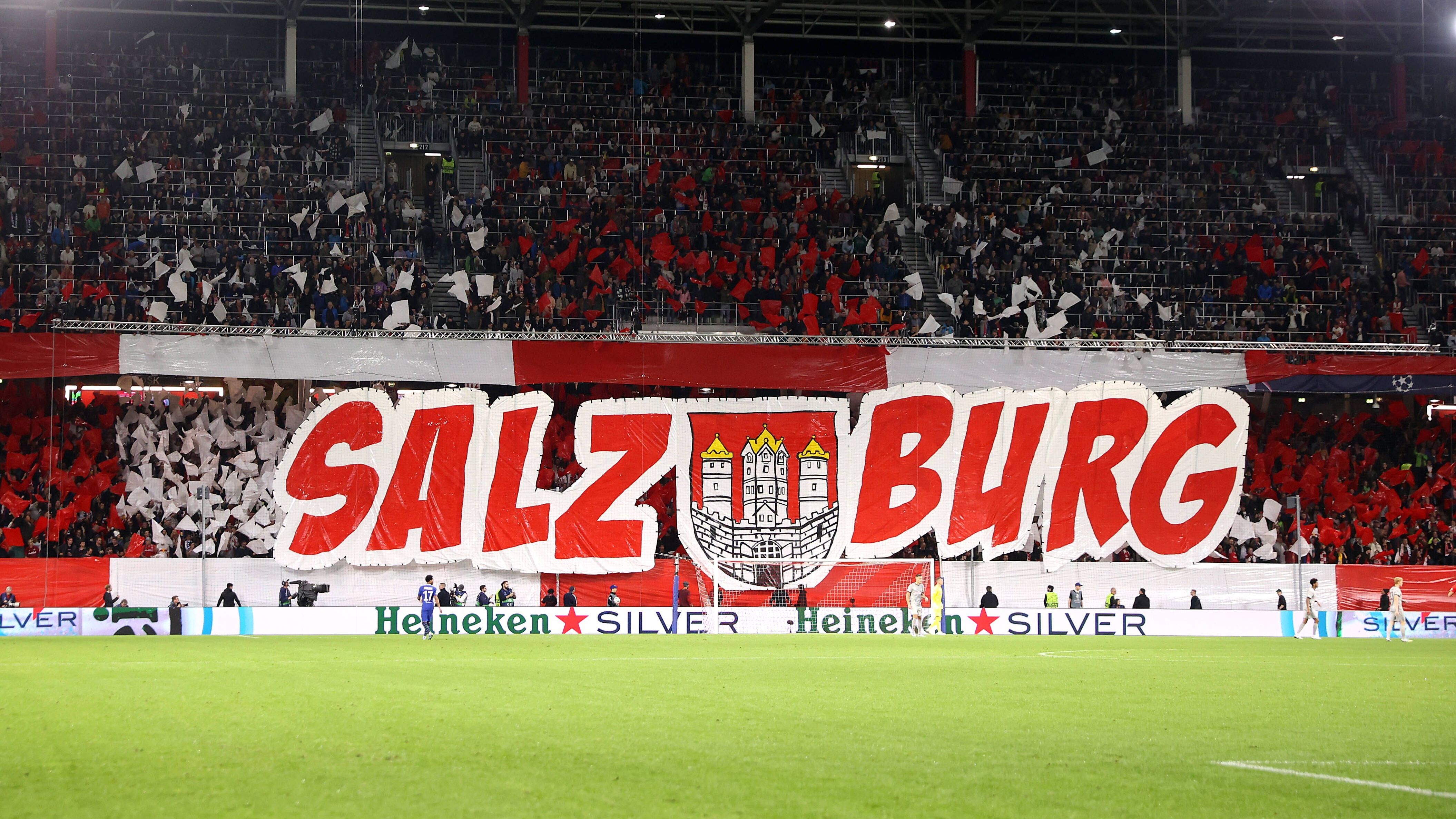 <strong>Red Bull Arena (Salzburg)</strong><br>• Heimverein: RB Salzburg<br>• Fassungsvermögen: 29.520 Plätze<br>• Eröffnet: 2003 (letzte Renovierung: 2007)