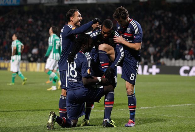 
                <strong>Olympique Lyon</strong><br>
                Olympique Lyon setzt sich mit zwölf Punkten in Gruppe I souverän gegen Betis Sevilla, Vitória Guimarães und HNK Rijeka durch
              