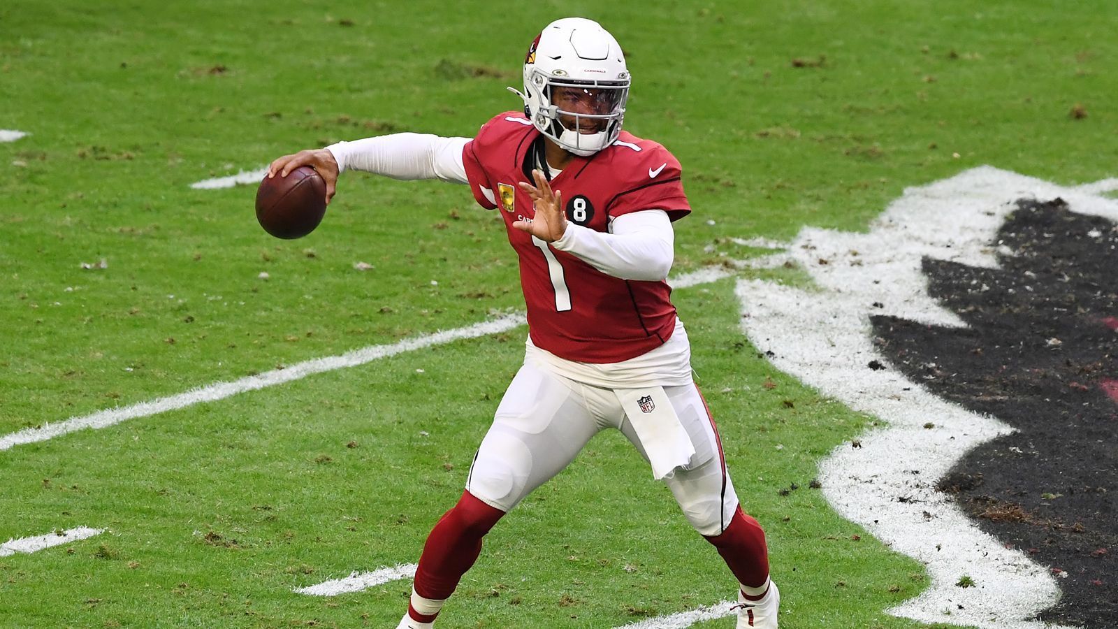 
                <strong>Quarterback: Kyler Murray - 86 Punkte als Kapitän</strong><br>
                Wer sich in dieser Woche für Kyler Murray als Quarterback und Kapitän entschieden hat, darf sich über starke 86 Punkte freuen. Gegen die Miami Dolphins kamen 21 seiner 26 Pässe für 283 Yards und drei Touchdowns an. Zudem lief der Quarterback noch für 106 Yards und einen Touchdown.
              