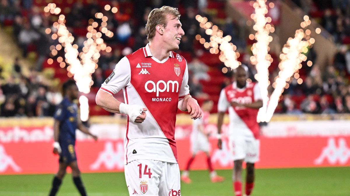 AS Monaco v Stade de Reims - Ligue 1 McDonald s 2024 2025 14 Mika BIERETH (asm) during the ligue 1 McDonald s match between Monaco and Reims at Stade Louis II on February 28, 2025 in Monaco, Monaco...