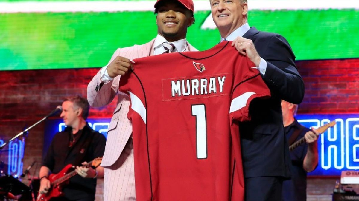 Letztjähriger Nummer-eins-Pick: Kyler Murray (l.)