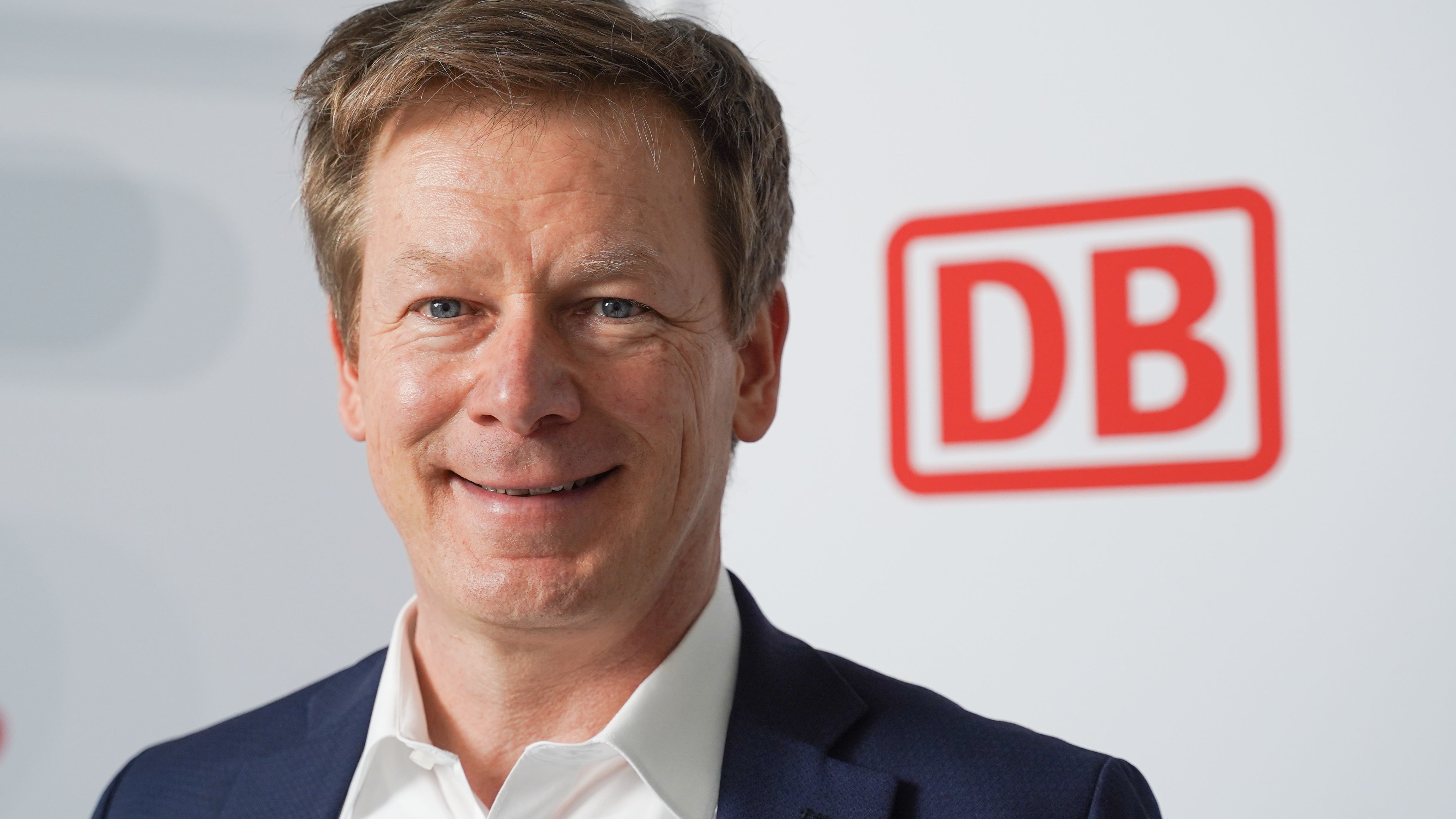 Deutsche Bahn Konzernchef Lutz verdoppelt sich mit Bonuszahlungen das