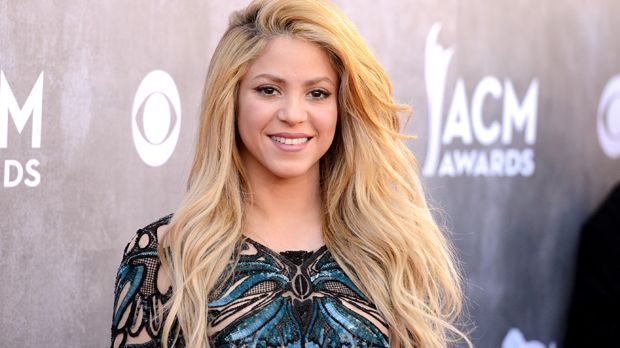 
                <strong>Shakira</strong><br>
                Die kolumbianische Sängerin führt seit 2011 eine Beziehung mit dem zehn Jahre jüngeren spanischen Nationalspieler Gerard Pique. Am 22. Januar 2013 wurde in Barcelona ihr gemeinsamer Sohn, Milan, geboren.
              