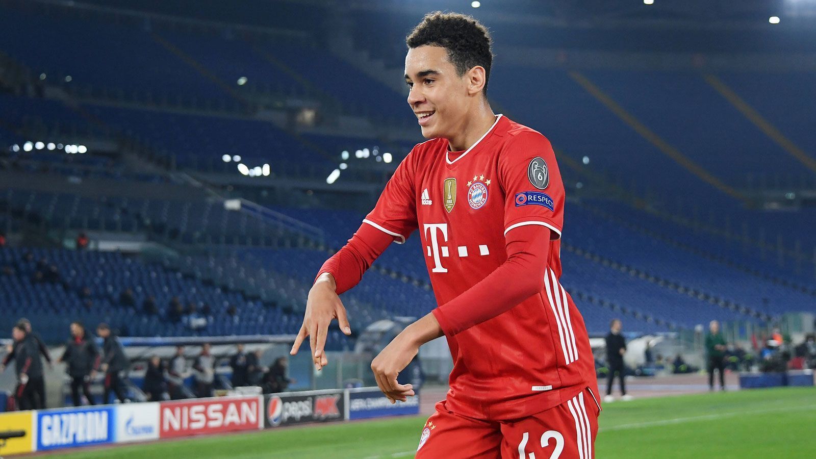 
                <strong>Platz 1: Jamal Musiala</strong><br>
                Alter: 17 Jahre, elf Monate und 28 TageDamaliger Verein: FC Bayern MünchenGegner und Endergebnis: 4:1 gegen Lazio Rom (20/21)
              