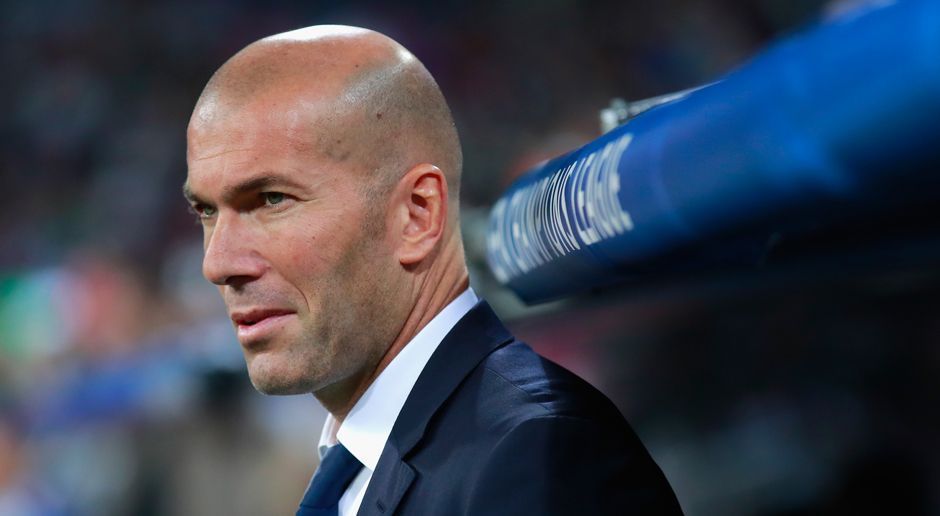 
                <strong>Trainer: Zinedine Zidane (Real Madrid)</strong><br>
                Trainer: Zinedine Zidane (Real Madrid). Trainiert werden die Newcomer von einem Durchstarter auf der Trainerbank. Zidane ist seit Januar 2016 Cheftrainer der ersten Mannschaft von Real. Nur vier Monate später gewann er mit den Madrilenen die Champions League.
              