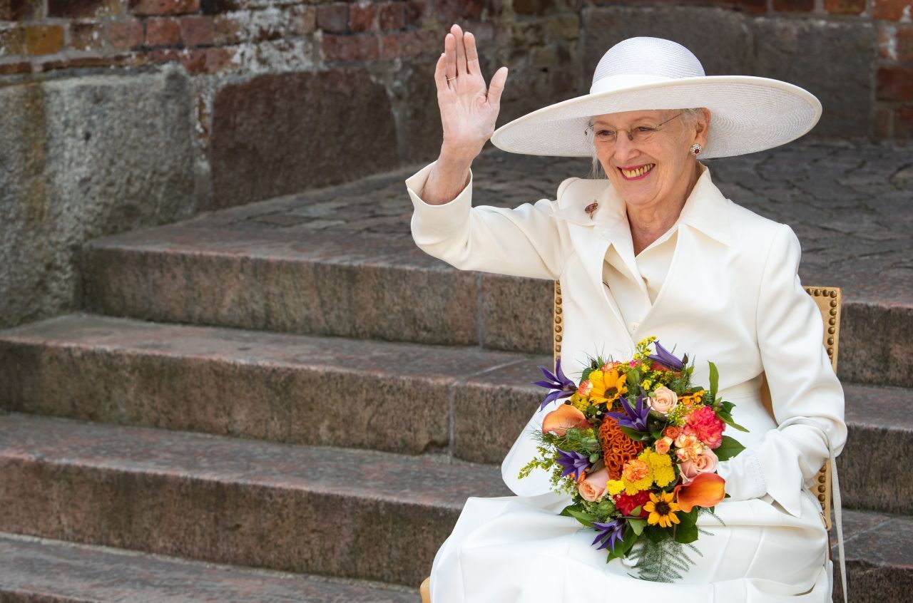 Dänemark: konstitutionelle oder parlamentarische Monarchie. Oberhaupt: Königin Margrethe II. (seit: 1972)
