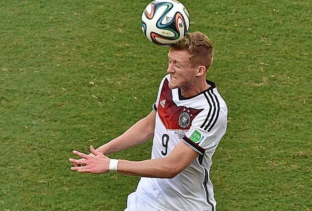 
                <strong>VERLIERER: Andre Schürrle</strong><br>
                Nach seiner starken Vorbereitung war Andre Schürrle ganz nah dran an einem Platz in der Startelf. Doch von dem hat sich der Chelsea-Star mittlerweile wieder ein Stück entfernt - 30 Minuten gegen Portugal und zwei Minuten gegen die USA sind deutlich zu wenig für seine Ansprüche.
              