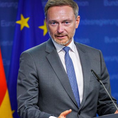 Christian Lindner hält trotz der angespannten Hochwasserlage an der Schuldenbremse fest. 