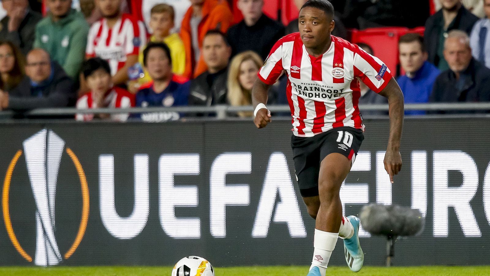 
                <strong>Steven Bergwijn, Niederlande </strong><br>
                Alter: 21 Jahre (*8.10.1997)Gesamtstärke: 82Verein: PSV EindhovenPosition: Flügelstürmer
              