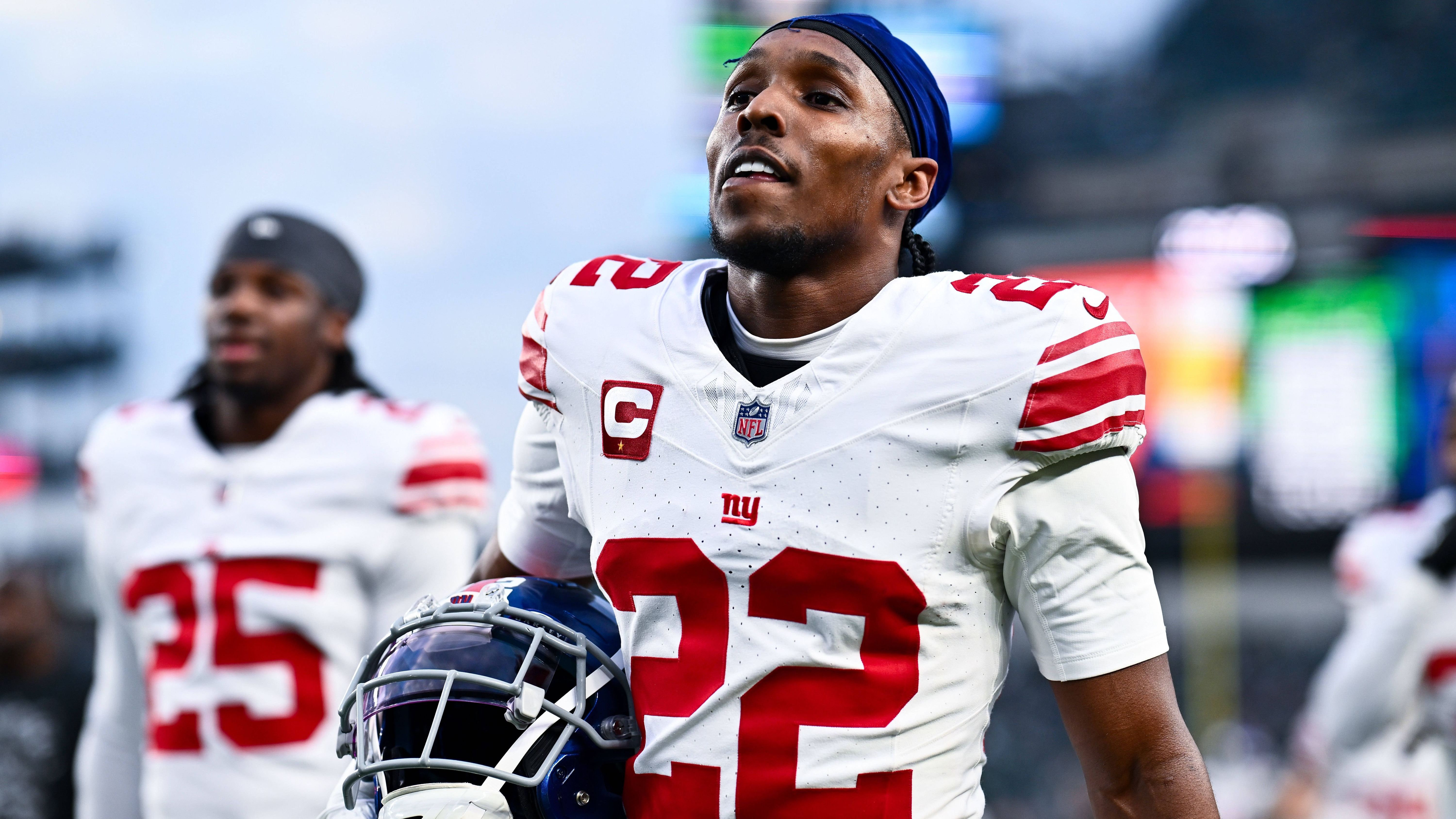 <strong>Adoree' Jackson (New York Giants)</strong><br>In den vergangenen drei Jahren spielte Adoree' Jackson für die Giants. Nach einer langen Phase als Free Agent kehrt er nun zu "Big Blue" zurück, das berichtet "NFL Network". Der Erstrundenpick der Titans aus dem Jahr 2017 unterschreibt demnach einen Einjahresvertrag. 2023 passte er nicht gut in das Giants-System, mit dem neuen Defensive Coordinator Shane Bowen könnte sich das ändern.