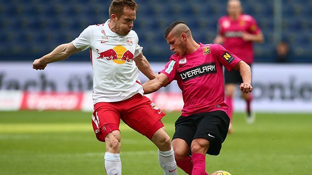 
                <strong>Österreich: RB Salzburg vs. FC Admira Wacker Mödling</strong><br>
                Österreich: RB Salzburg vs. FC Admira Wacker Mödling. RB Salzburg gewann den ÖFB-Cup in den vergangenen beiden Jahren. Nun steht der Serienmeister und Tabellenführer der österreichischen Bundesliga wieder im Finale. Am 19. Mai heißt der Gegner FC Admira Wacker Mödling, derzeit Fünfter in der österreichischen Liga.
              