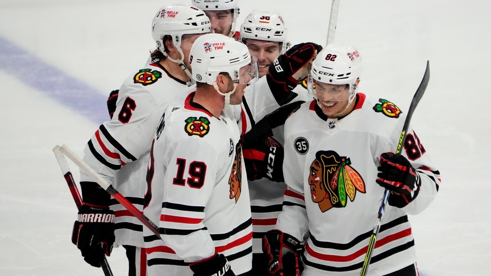 
                <strong>Chicago Blackhawks</strong><br>
                Ein Song zum Mitgrölen für die Fans der Blackhawks: "Chelsea Dagger" von The Fratellis.
              