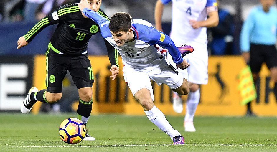 
                <strong>Linker offensiver Mittelfeldspieler: Christian Pulisic</strong><br>
                Linker offensiver Mittelfeldspieler: Christian Pulisic (Borussia Dortmund). Großvater Pulisic wanderte aus Kroatien in die USA ein. Um in diesem Sommer als Minderjähriger nach Europa wechseln zu können, nahm Enkel Christian nun auch die kroatische Staatsbürgerschaft an.
              