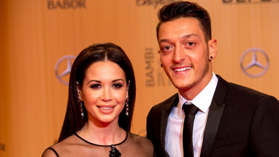 Mandy Capristo und Mesut Özil im November 2015.