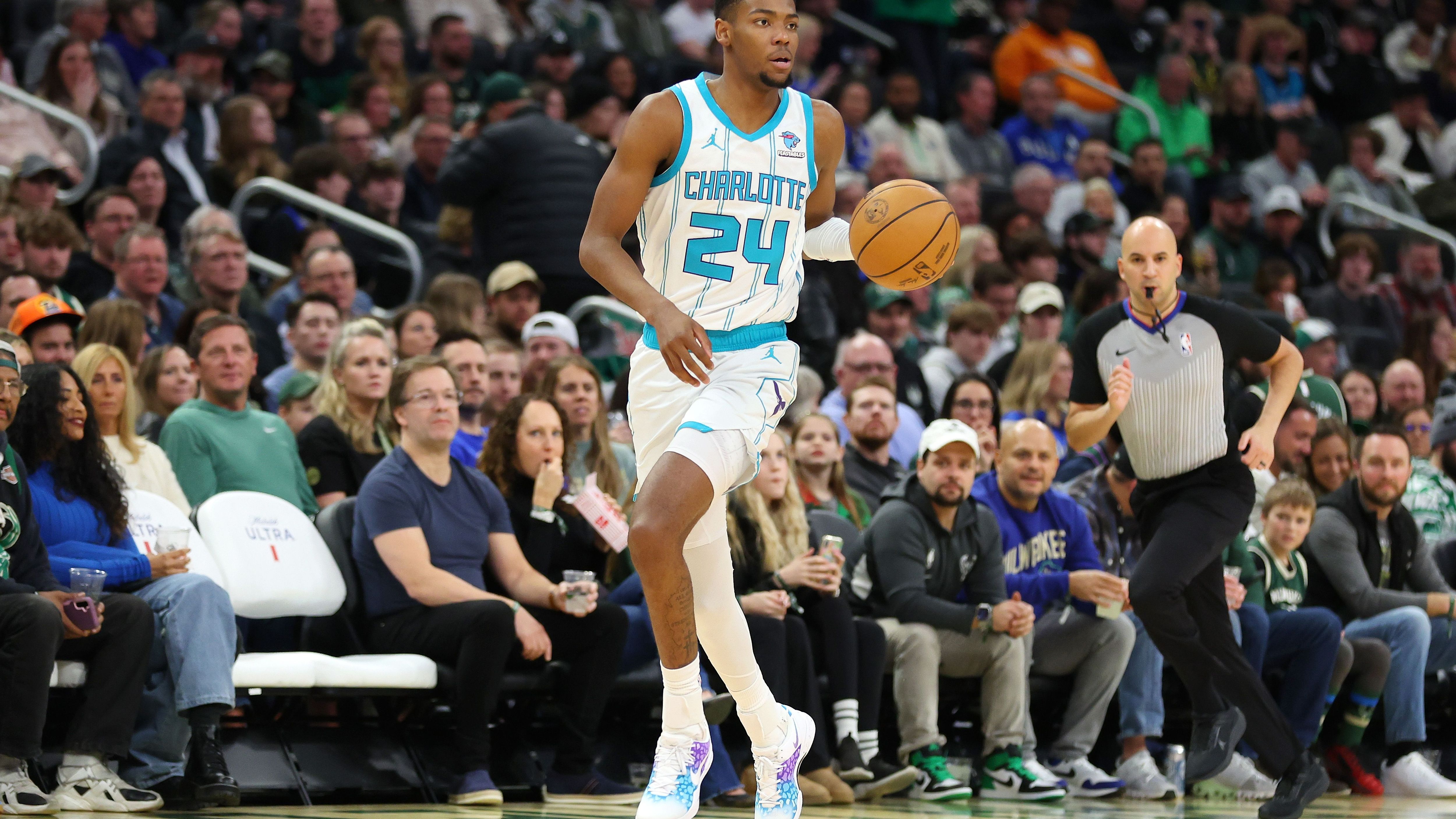 <strong>27. Charlotte Hornets (zuvor Rang 27, 10:41)</strong> <br>In Charlotte ging es rund am Deadline Day. Hayward und Washington sind weg. Dafür kehrt Seth Curry in seine Heimatstadt zurück. Auch Grant Williams, der sich in Dallas nicht nur Freunde machte, ist jetzt ein Hornet. Sehr interessant dürfte Tre Mann sein. In OKC bekam er kaum eine Chance. Das wird sich jetzt ändern.