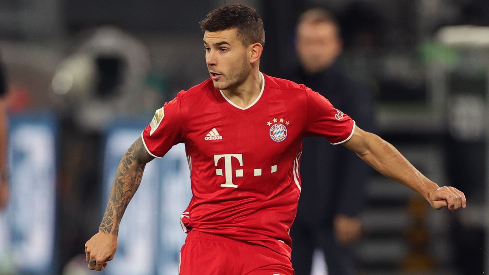 
                <strong>Lucas Hernandez (FC Bayern München)</strong><br>
                Der Franzose spielt hinten links zuverlässig und ohne Probleme, wird im Verlauf des Spiels immer offensiver und gibt die Flanke zum 2:1. ran-Note: 2
              