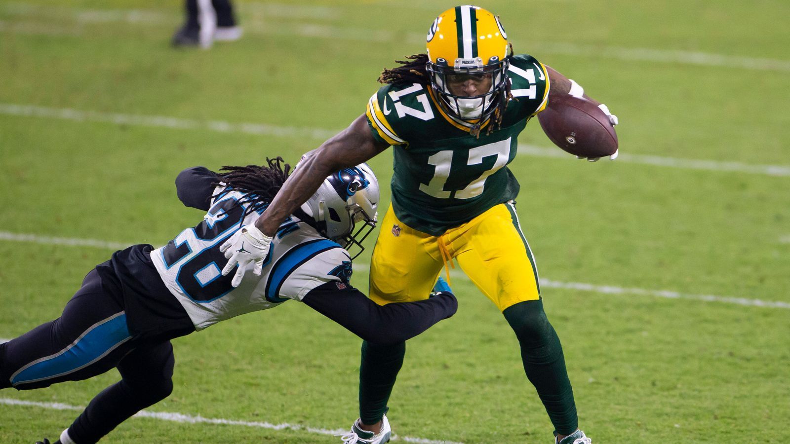 
                <strong>Wide Receiver </strong><br>
                Davante Adams (Green Bay Packers), 49 Stimmen - 2nd Team: DeAndre Hopkins (Arizona Cardinals), 21 Stimmen
              