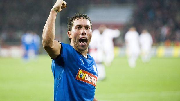 
                <strong>Tobias Weis</strong><br>
                Bank: Tobias Weis; Debüt: 2. Juni 2009 gegen England; damaliger Klub: 1899 Hoffenheim; Länderspiele insgesamt: 1
              