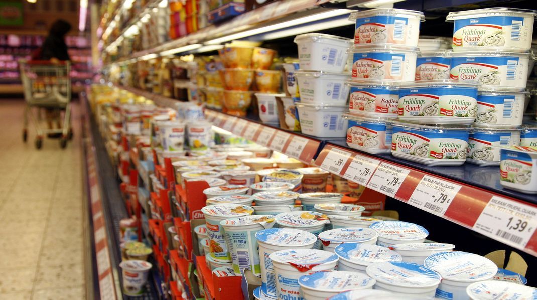 Die Auswahl an Joghurt, Quark oder Skyr im Supermarkt ist riesig. Was ist der Unterschied zwischen den Produkten und welche sind besonders gesund?
