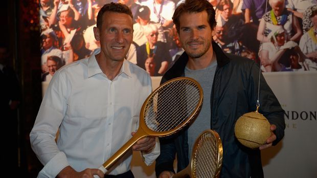 
                <strong>Patrik Kühnen und Tommy Haas </strong><br>
                Der Tunierdirektor Patrik Kühnen (l.; hier mit Tommy Haas) freut sich auf die BMW Open by FWU AG 2019. 
              