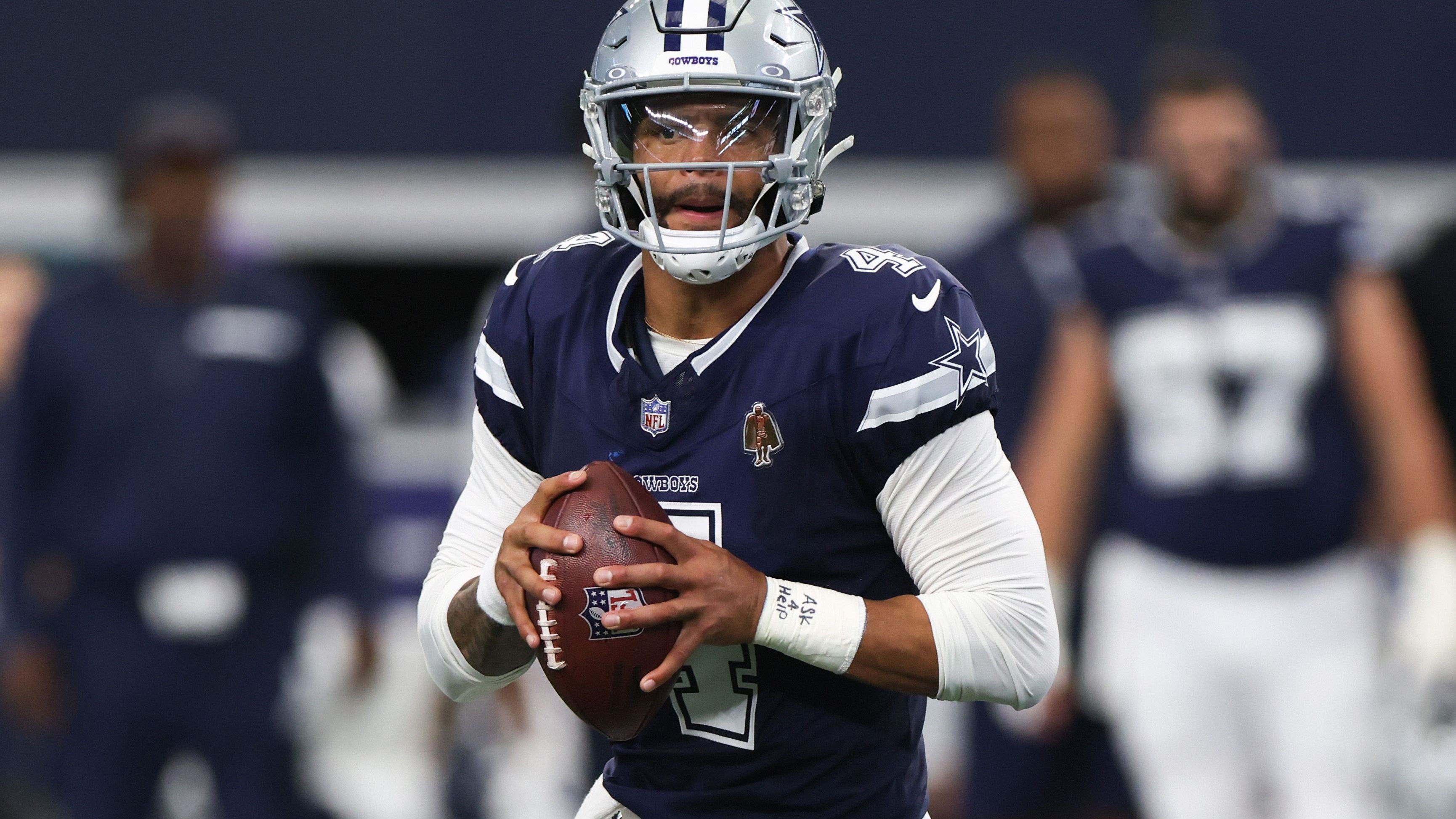 <strong>Platz 6 (geteilt): Dak Prescott (Dallas Cowboys)</strong><br> Durchschnittsgehalt: 60.000.000 US-Dollar<br> Kosten pro Yard Raumgewinn 2024: 36.878 US-Dollar (1.627 Yards)<br> Kosten pro Touchdown: <strong>6.666.667 US-Dollar</strong> (9 TDs)