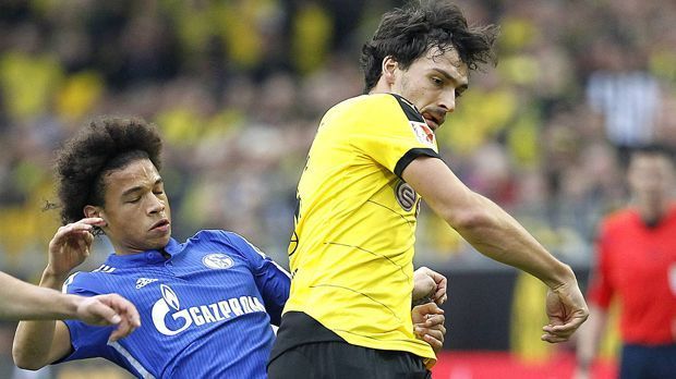 
                <strong>Mats Hummels</strong><br>
                Mats Hummels: Versuchte es mit vielen Pässen in die Spitze - häufig allerdings zu ungenau. Leitete mit seinem Fehlpass den Schalker Konter zum 1:1 ein. Nicht so souverän, wie man es von dem Kapitän gewohnt ist. ran-Note: 4.
              