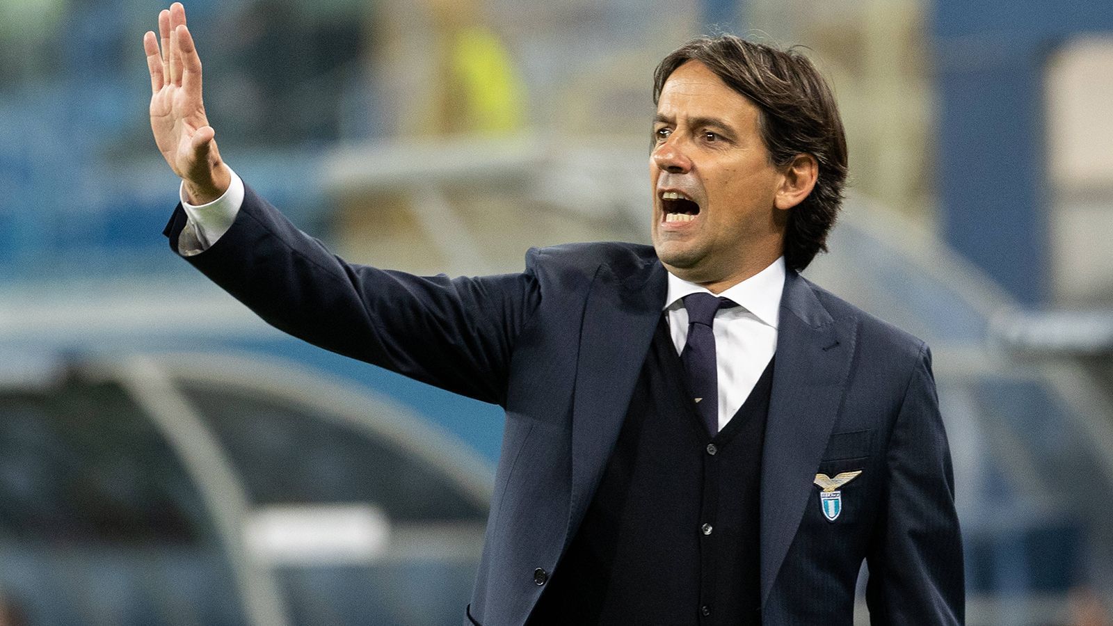 
                <strong>Simone Inzaghi (Lazio Rom)</strong><br>
                Sein Bruder war der populärere Spieler, im Trainergeschäft ist Simone aber schon einen Schritt weiter als Filippo (Benevento Calcio). Seit 2016 ist die Lazio-Legende Trainer, doch der Start in die neue Saison ging reichlich schief. In der Champions League besiegten die Römer den BVB zwar zum Auftakt, dann folgten aber nur zwei Remis. In der Liga stehen nach sieben Spielen nur elf Punkte - zu wenig. Auch der 44-Jährige wartet auf ein neues Arbeitspapier.
              