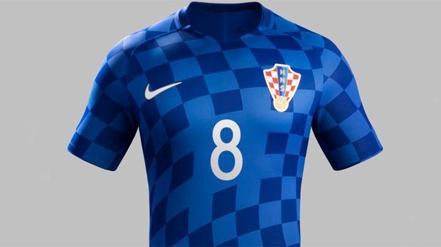 
                <strong>Kroatien (Auswärtstrikot)</strong><br>
                Kroatien (Auswärtstrikot): Hat das Team von Trainer Ante Cacic kein Heimrecht, läuft seine Mannschaft in Blau auf - und ebenfalls mit Karo-Muster.
              