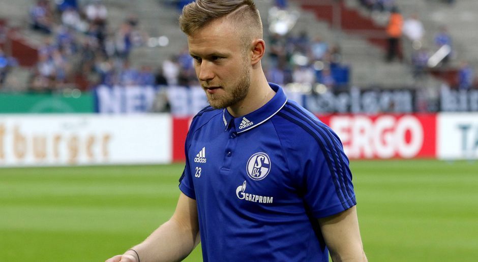 
                <strong>Cedric Teuchert (FC Schalke 04)</strong><br>
                Er kommt in der 81. Minute für den Verteidiger Kehrer, um noch einmal Offensivdruck zu entwickeln. Er setzt allerdings keine großen Akzente mehr. Ohne Benotung
              