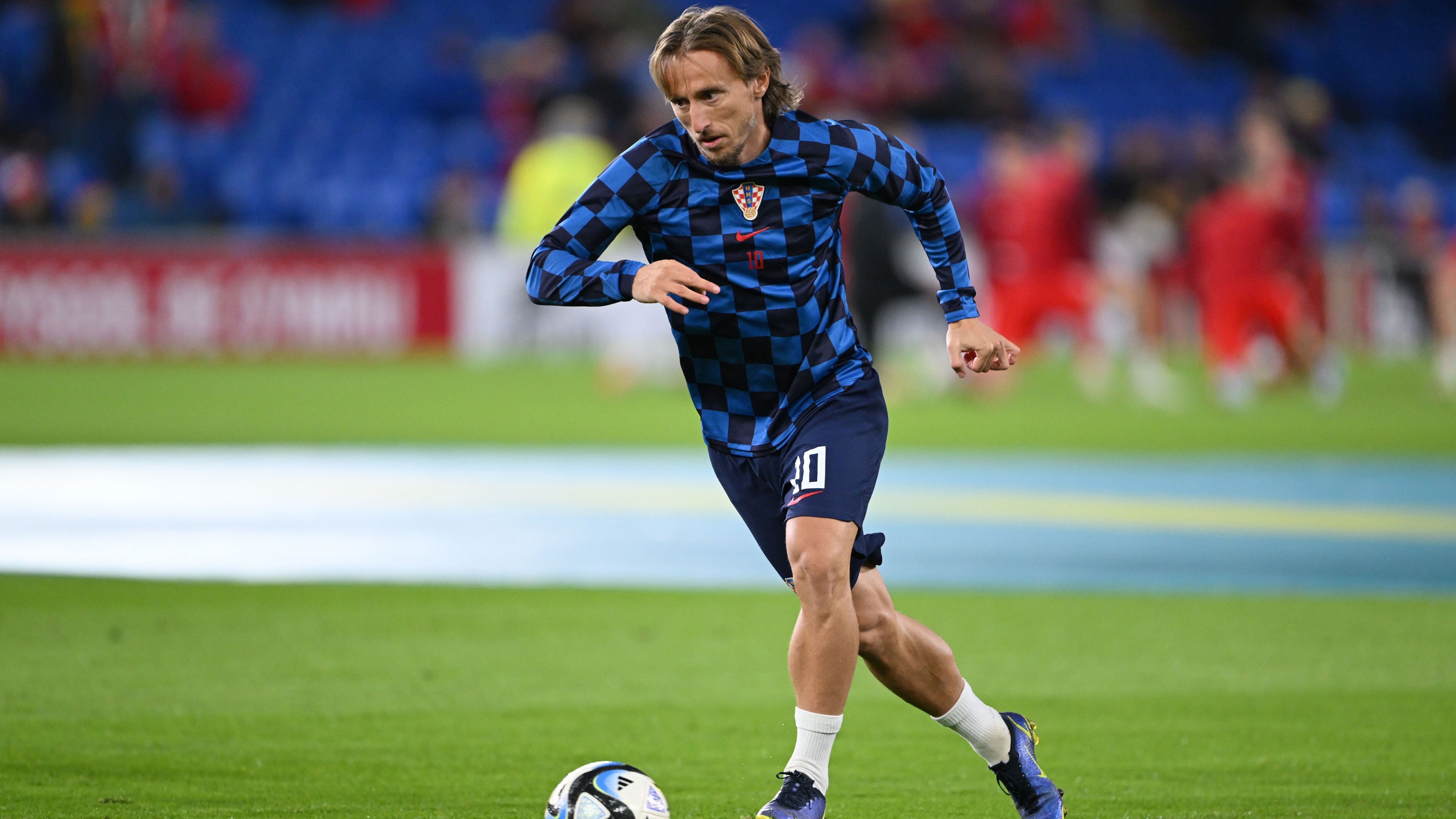 <strong>Kroatien: Luka Modric</strong><br>Verein: Real Madrid<br>Länderspiele: 174 (24 Tore)<br>Position: Zentraler Mittelfeldspieler<br>Alter: 38 Jahre<br>Marktwert: acht Millionen Euro