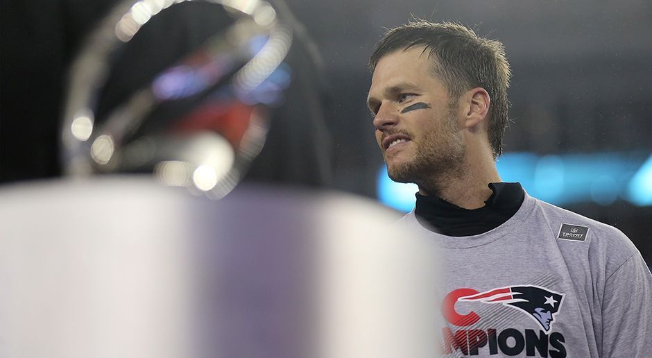 
                <strong>Gewinner: Tom Brady (New England Patriots)</strong><br>
                Tom Brady hat im Gegensatz zur Divisional Round eine bärenstarke Leistung abgeliefert: 384 Passing Yards, drei Touchdown-Pässe und ein QB-Rating von 127.5. Mit dem Sieg über die Steelers zieht der Quarterback bereits zum siebten Mal in einen Super Bowl ein (Rekord) und hat nun die Chance, der Passgeber mit den meisten Super-Bowl-Siegen (5) zu werden.
              