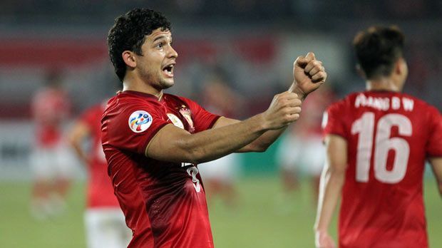 
                <strong>Elkeson (Shanghai SIPG)</strong><br>
                Elkeson: Innerhalb Chinas wurden vergangenen Winter unglaubliche Ablösesummen gezahlt. Bestes Beispiel war der Brasilianer Elkeson. Er spielte bislang bei Guangzhou Evergrande und wechselte für 18,5 Millionen Euro zu Shanghai SIPG. Neben Elkeson holte der Klub aus Shanghai zuvor schon Asamoah Gyan.
              