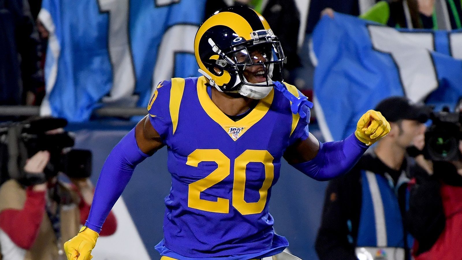 
                <strong>Jalen Ramsey (Los Angeles Rams) </strong><br>
                Zwei Erstrunden-Picks ließen sich die Los Angeles Rams die Dienste von Jalen Ramsey kosten. Der Cornerback steht allerdings nur noch ein Jahr unter Vertrag und forderte bereits letzte Saison eine Vertragsverlängerung. Für Ramsey müssen die Rams wohl tief in die Tasche greifen.
              