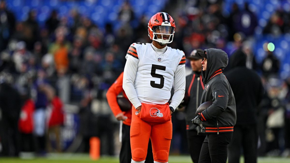 NFL, American Football Herren, USA Cleveland Browns at Baltimore Ravens Jan 4, 2025; Baltimore, Maryland, USA; Cleveland Browns quarterback Jameis Winston (5) warms up before the game against Balti...