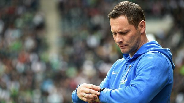 
                <strong>Hertha BSC - sieben Trainerwechsel</strong><br>
                In der Hauptstadt arbeitet Trainer Pal Dardai sehr erfolgreich. Die Hertha hat im Gegensatz zu vergangenen Jahren keine Abstiegssorgen. Vor Dardai gab es auf der Hertha-Bank hingegen einige Fehlbesetzungen. Besonders negativ tat sich Michael Skibbe hervor. Er wurde Ende 2011 als Retter geholt und nach fünf Pleiten in Folge gefeuert. Gebracht hat es am Ende aber nichts. Nachfolger Otto Rehhagel stieg mit den Berlinern in der Relegation ab.
              