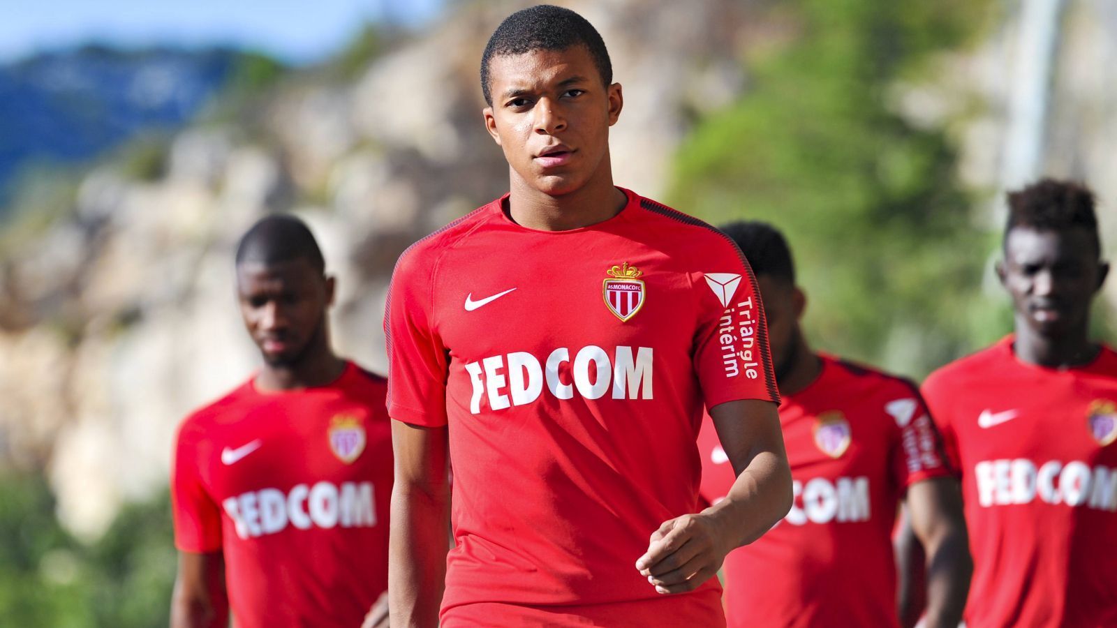 
                <strong>Platz 2: AS Monaco</strong><br>
                Generierte Transfereinnahmen seit der Saison 2009/10: 993,45 Mio. EuroRekordverkauf: Kylian Mbappe (Saison 18/19 für 145 Mio. Euro zu Paris Saint Germain)
              