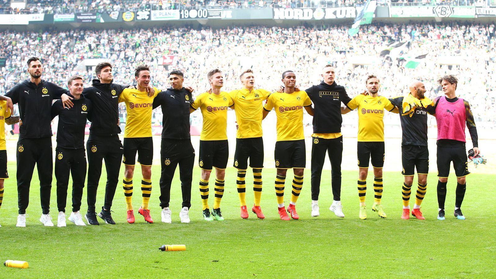 
                <strong>Platz 12: Borussia Dortmund</strong><br>
                Vereinswert: 1,281 Milliarden Euro.
              