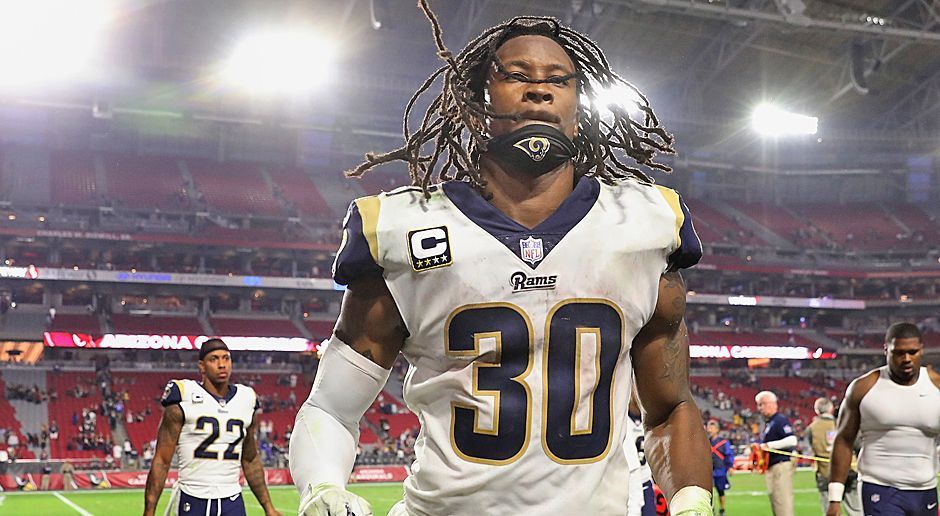 
                <strong>Offensive Player Of The Year</strong><br>
                Todd Gurley (Los Angeles Rams)
              