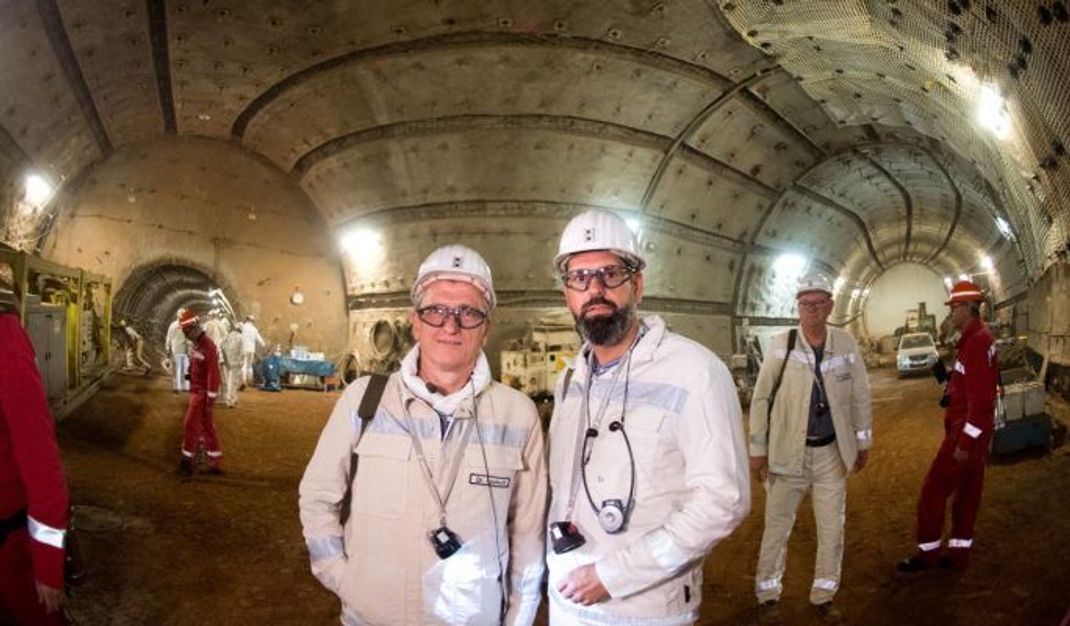 Olaf Lies, niedersächsischer Umweltminister (rechts), und Thomas Lautsch, technischer Geschäftsführer der Bundesgesellschaft für Endlagerung im Atom-Endlager "Schacht Konrad".