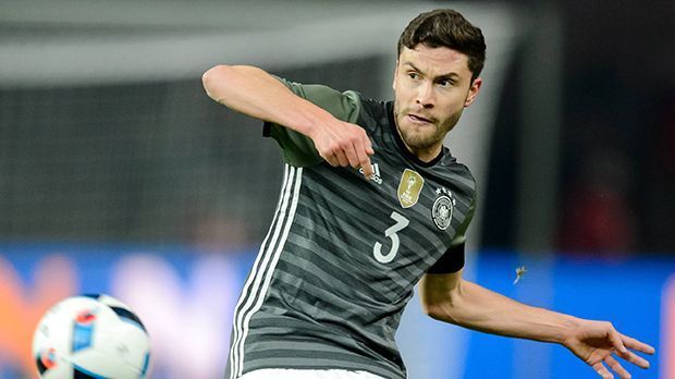 
                <strong>Jonas Hector</strong><br>
                Jonas Hector: Der Kölner zeigte hinten links eine solide Vorstellung und war immer wieder an den Angriffen des deutschen Teams beteiligt. Konnte allerdings die Flanke vor dem 2:2 nicht verhindern. ran-Note: 3
              