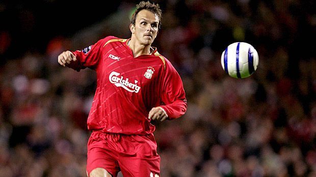 
                <strong>Platz 2: Dietmar Hamann</strong><br>
                Platz 2: Dietmar Hamann mit 268 Einsätzen in der Premier League von 1998 bis 2009 für Newcastle United, FC Liverpool und Manchester City.
              