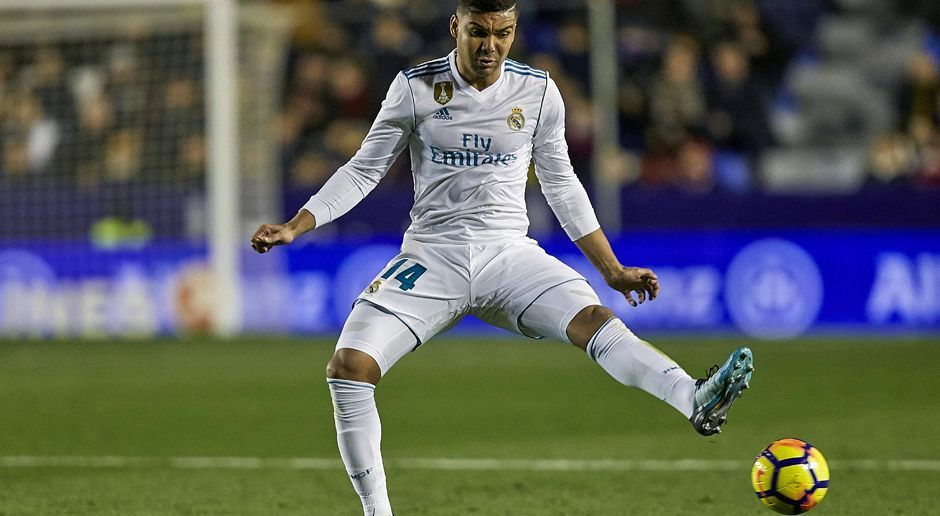 
                <strong>Casemiro (Real Madrid)</strong><br>
                Fällt fast nur durch Ballverluste oder Fehlpässe auf. Kurz vor der Pause wirft er sich in einen Cavani-Schuss und verhindert so das 0:2. Wird eine knappe Viertelstunde vor Schluss ausgewechselt. ran-Note: 4
              