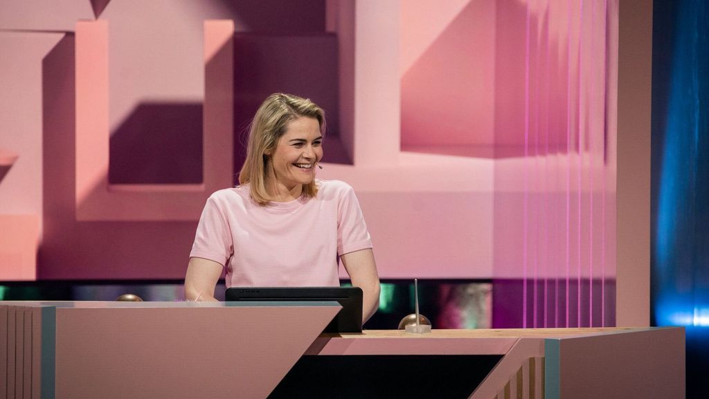 Porträt von Comedian Hazel Brugger