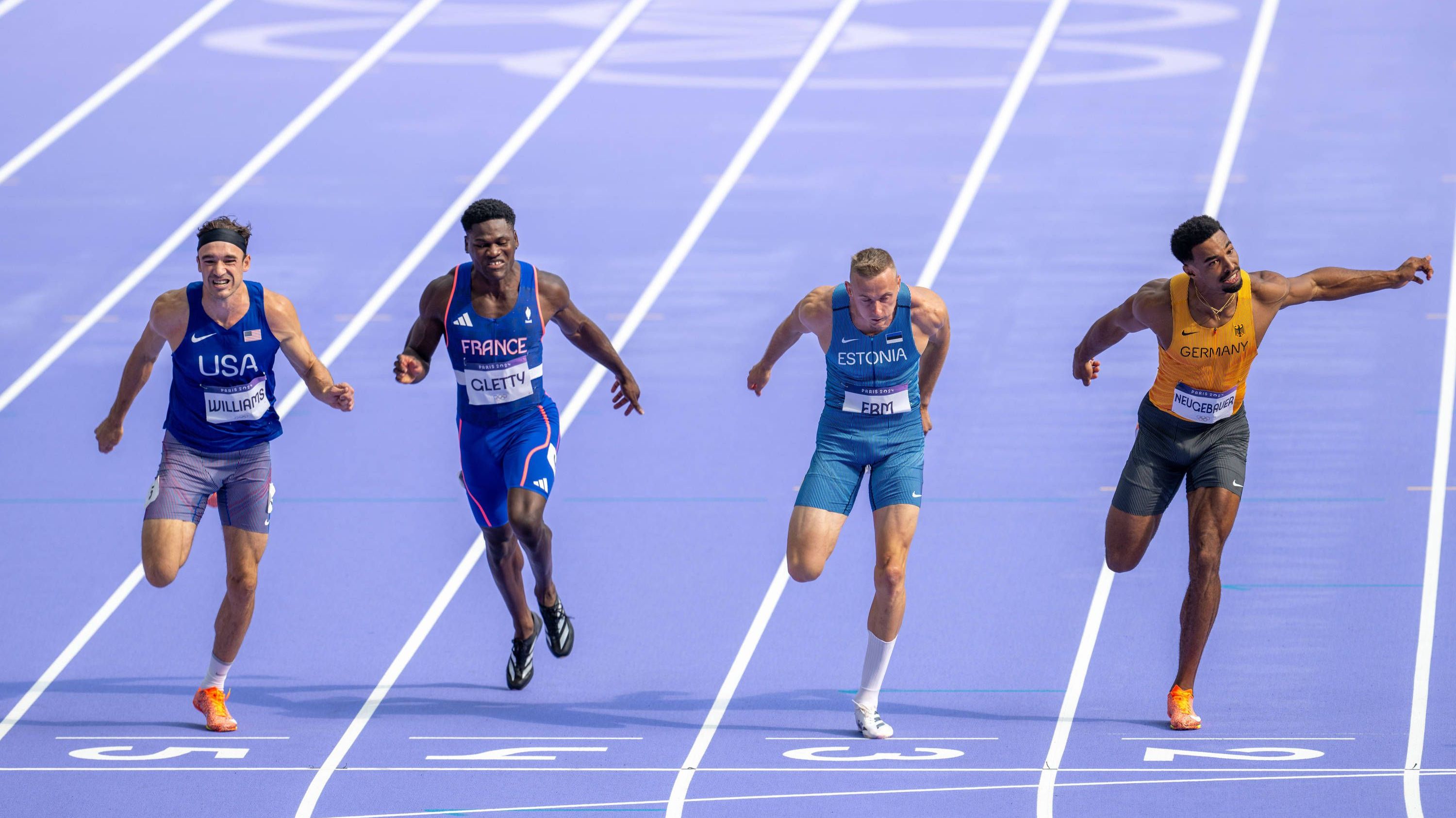 <strong>Olympia 2024: Die besten Bilder von Tag sieben</strong><br>Endlich geht es los auf der sagenumwobenen Bahn des Pariser Olympiastadions. Aus deutscher Sicht kämpft Leo Neugebauer um die Goldmedaille. Doch die Konkurrenz ist ganz dicht dran. <strong><em>ran</em> zeigt euch die besten Bilder des Wettkampftages.</strong>